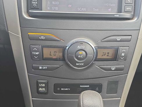 Used 2013 Toyota Corolla S Special Edition FWD image 17