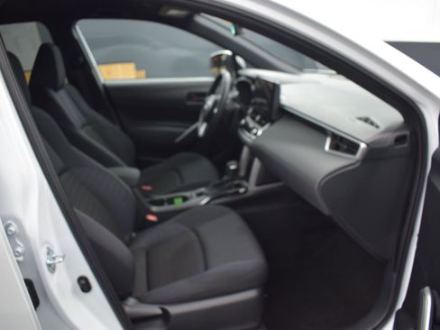 Used 2024 Toyota Corolla Cross AWD Hybrid image 10