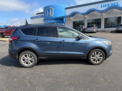 Used 2018 Ford Escape SE AWD/4WD image 8