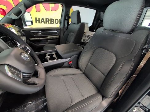 New 2026 RAM 1500 4x4 Crew Cab image 15