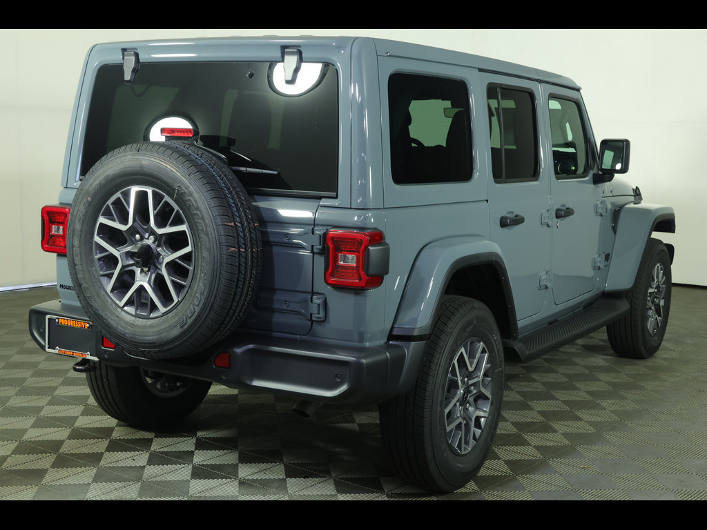 New 2026 Jeep Wrangler Unlimited Sahara AWD/4WD image 9