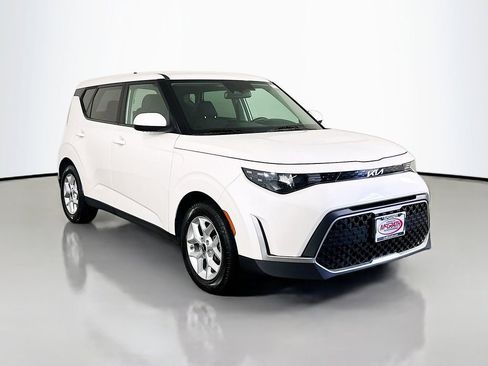 Certified 2023 Kia Soul LX w/ LX Technology Package FWD image 11