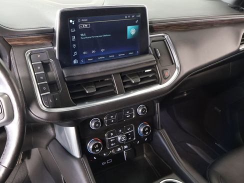 Used 2023 Chevrolet Suburban LT w/ Luxury Package image 4