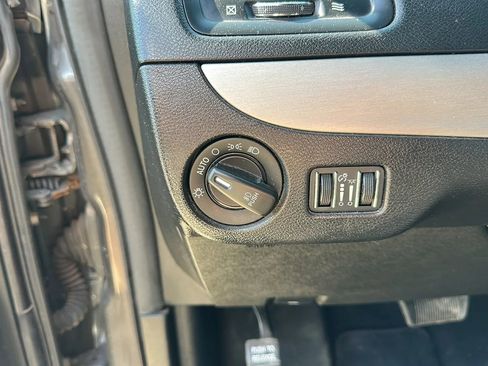 Used 2015 Dodge Grand Caravan R/T image 19