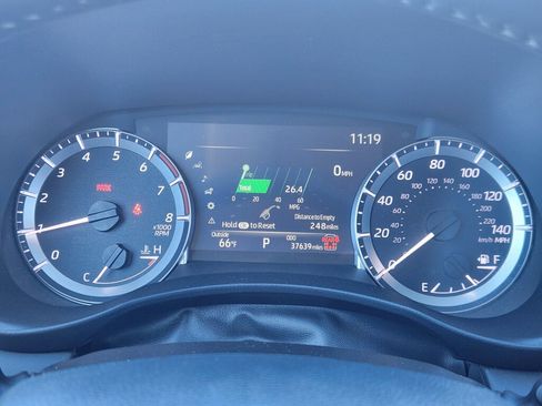 Used 2024 Toyota Highlander XLE image 18