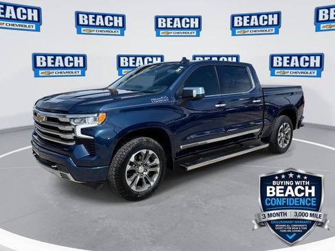 Used 2022 Chevrolet Silverado 1500 High Country w/ Z71 Off-Road Package AWD/4WD image 1