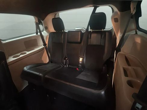 Used 2019 Dodge Grand Caravan SXT FWD image 23