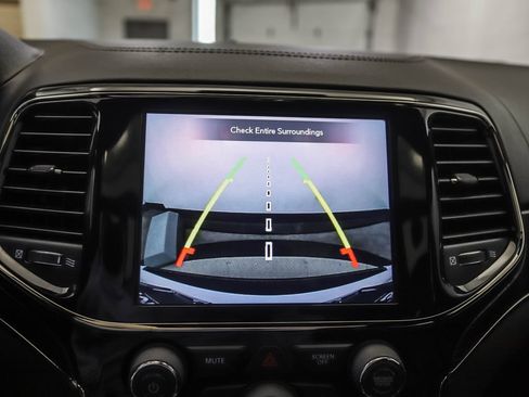 Used 2021 Jeep Grand Cherokee High Altitude AWD/4WD image 19