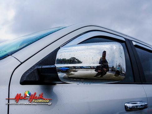 Used 2017 RAM 1500 Classic SLT image 4