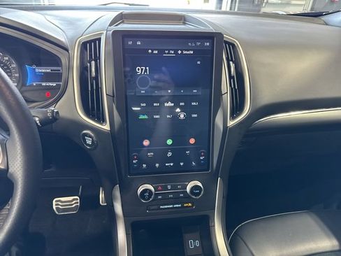 Used 2024 Ford Edge ST-Line w/ Class II Trailer Tow Package AWD/4WD image 14