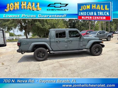 Used 2025 Jeep Gladiator Sport AWD/4WD image 14