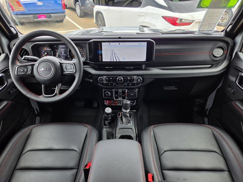 Used 2024 Jeep Wrangler Unlimited Rubicon AWD/4WD image 11