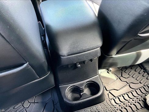 Used 2014 Jeep Wrangler Unlimited Rubicon w/ Dual Top Group AWD/4WD image 10