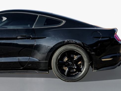 Used 2019 Ford Mustang Coupe image 11