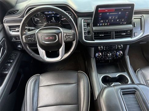 Used 2021 GMC Yukon XL SLT image 13