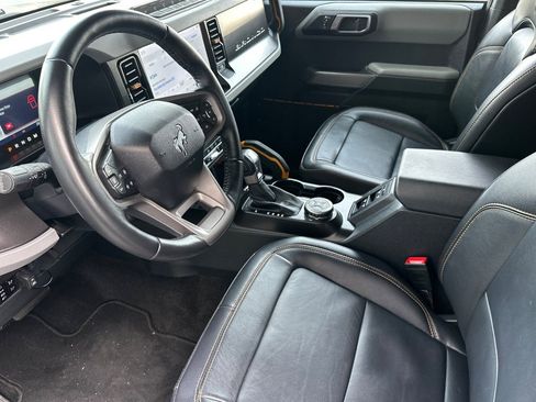 Used 2023 Ford Bronco Badlands image 11