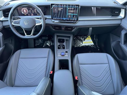New 2026 Volkswagen Tiguan SE FWD image 11