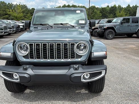 New 2026 Jeep Wrangler Unlimited Sahara AWD/4WD image 3
