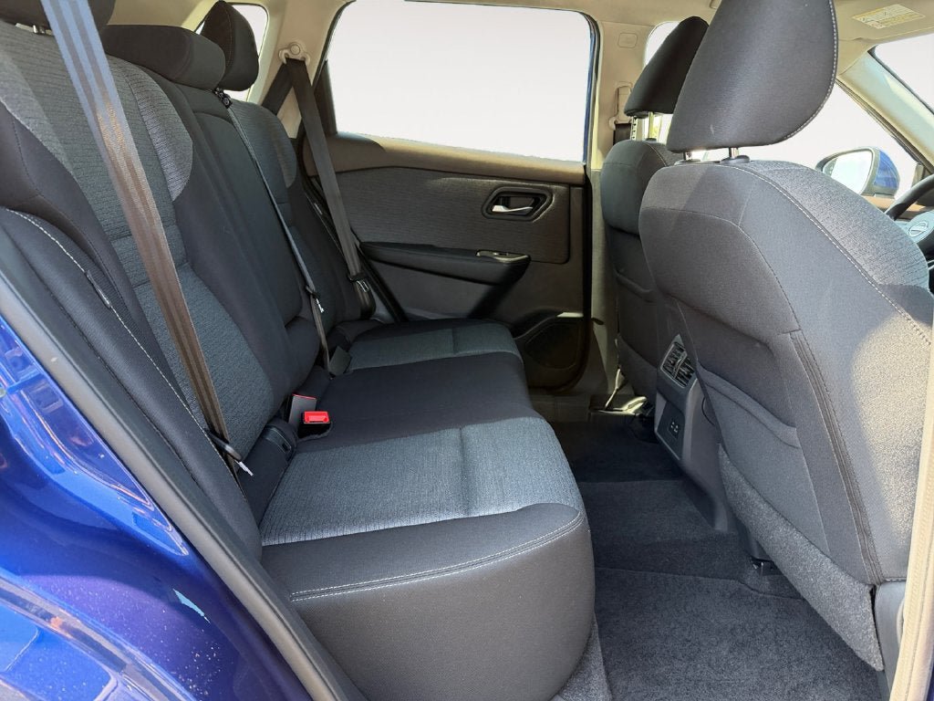 Used 2022 Nissan Rogue SV AWD/4WD image 23