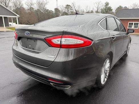 Used 2016 Ford Fusion SE w/ Equipment Group 202A FWD image 8