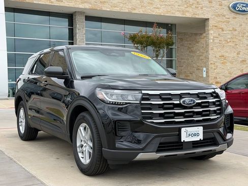 New 2026 Ford Explorer Active RWD image 18