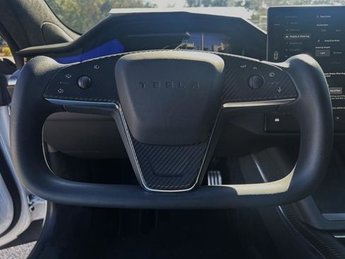 Used 2021 Tesla Model S Plaid image 18