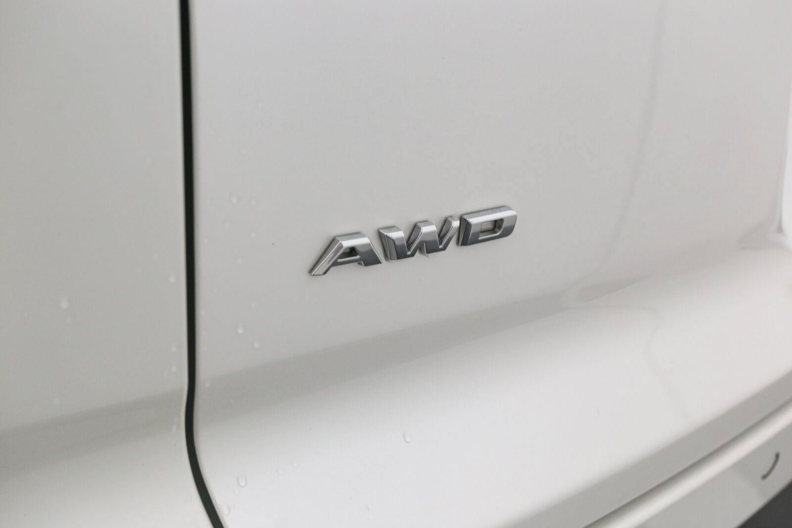Used 2022 Cadillac XT4 Sport w/ Sun And Sound Package AWD/4WD image 11