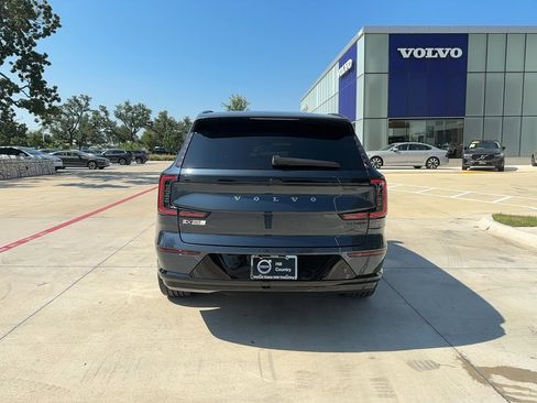 Certified 2025 Volvo EX90 Ultra image 5