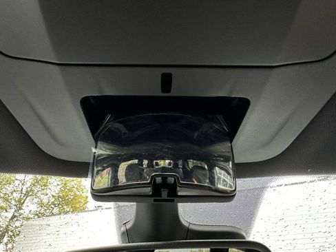 New 2026 Chrysler Pacifica Select image 33