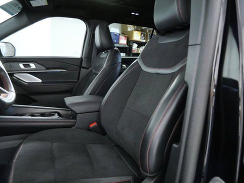 Certified 2025 Ford Explorer ST AWD/4WD image 18