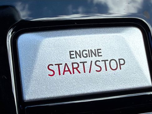 Used 2023 Volkswagen GTI 40th Anniversary Edition image 31