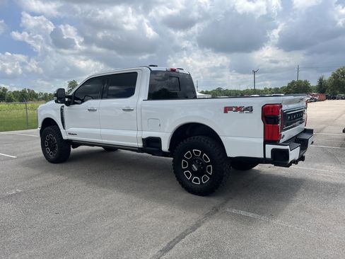 Used 2024 Ford F250 Platinum AWD/4WD image 3
