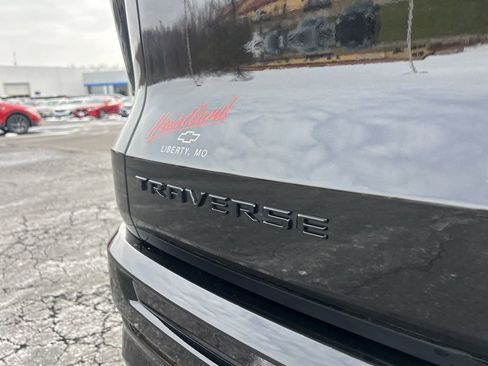 Used 2025 Chevrolet Traverse RS image 14
