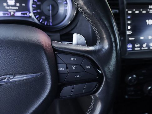 Used 2020 Chrysler 300 S image 23