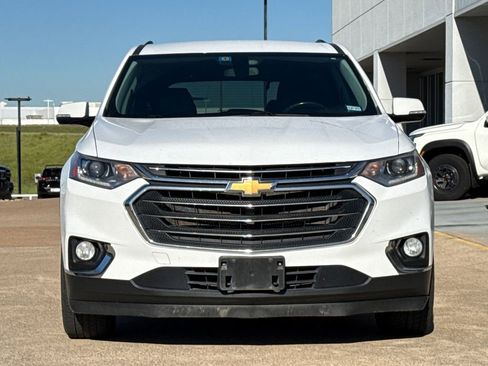 Used 2020 Chevrolet Traverse LT image 3