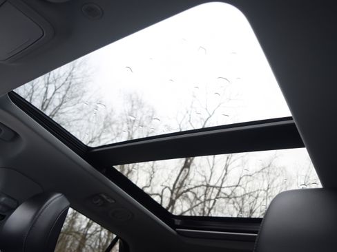 Used 2023 Ford Explorer XLT w/ Equipment Group 202A image 21