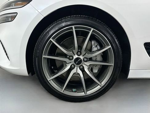 Certified 2025 Genesis G70 2.5T image 32