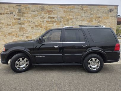 Used 2005 Lincoln Navigator Luxury