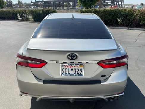 Used 2023 Toyota Camry SE image 4