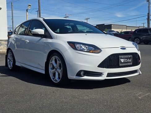 Used 2014 Ford Focus ST FWD image 4