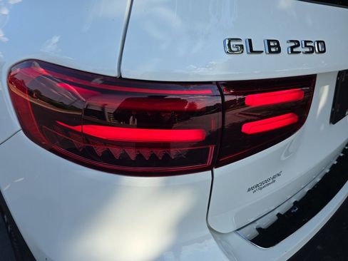 Certified 2025 Mercedes-Benz GLB 250 image 35