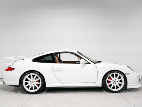Used 2011 Porsche 911 Carrera GTS image 2