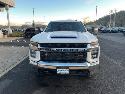 Used 2023 Chevrolet Silverado 2500 LT image 3