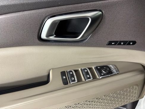 New 2026 Kia Carnival EX FWD image 19