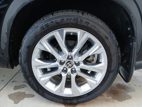 Used 2023 Toyota Highlander Limited AWD/4WD image 18