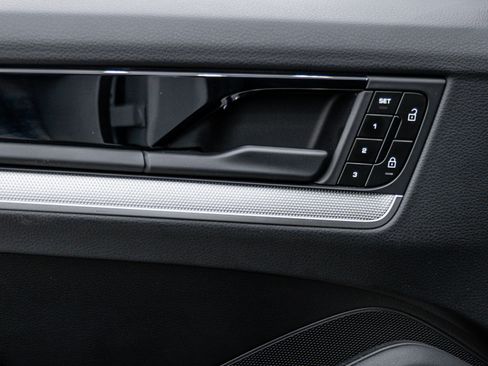 Certified 2024 Porsche Cayenne image 24