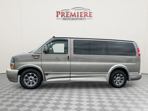 Used 2019 Chevrolet Express 2500 w/ Enhanced Convenience Package RWD image 4