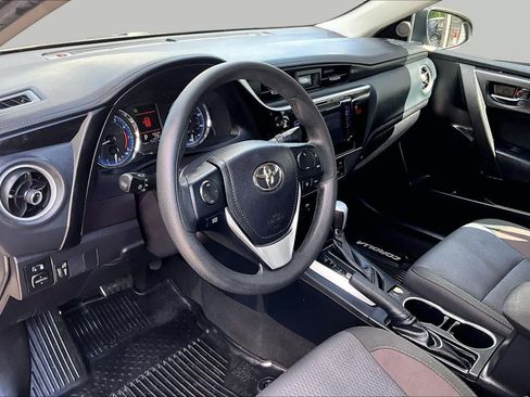 Used 2018 Toyota Corolla LE FWD image 16
