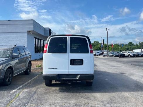 Used 2007 Chevrolet Express 3500 Extended Passenger RWD image 4