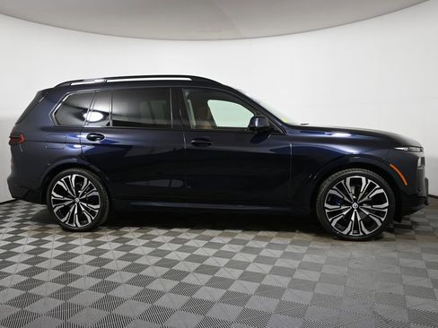 Certified 2023 BMW X7 xDrive40i w/ Executive Package image 8